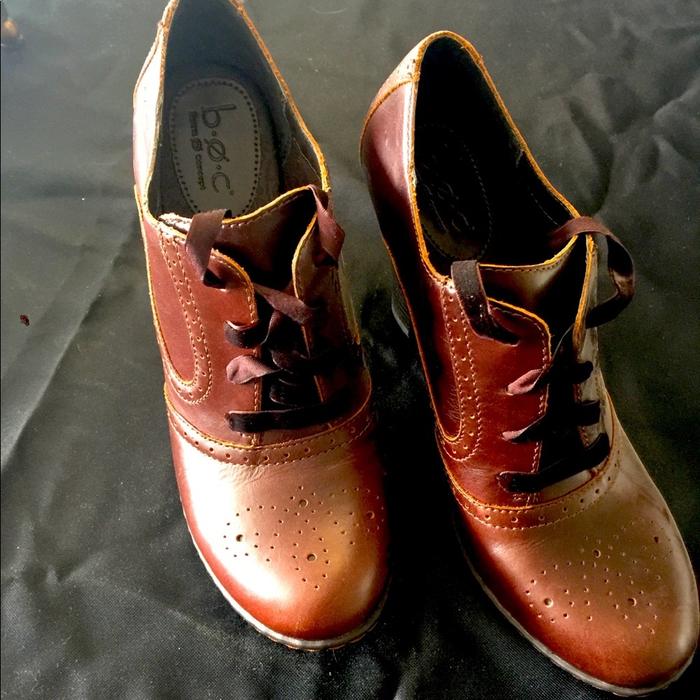 Born Brown lace up booty. 3“ heal.